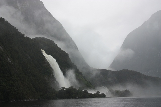 milford_sound2